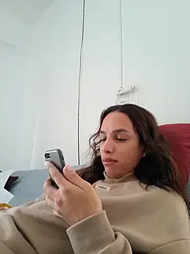Snapshot of ofjuliaa chatting on 05-11-26, 04:59 ofjuliaa online show from 05-11-26, 04:59