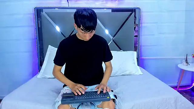 BunnyLove  online show from 04-06-26, 12:06