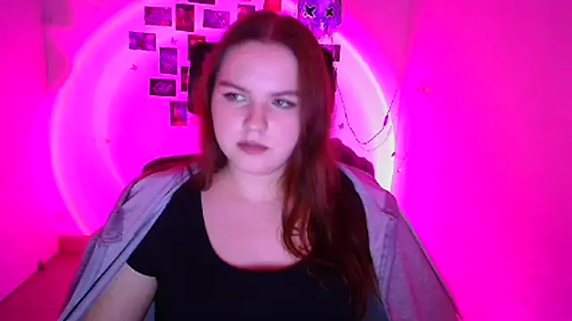 Snapshot of Kitty_Mia_Kitty chatting on 02-06-26, 12:45 Kitty Mia Kitty online show from 02-06-26, 12:45