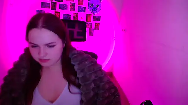 Snapshot of Kitty_Mia_Kitty chatting on 02-15-26, 06:47 Kitty Mia Kitty online show from 02-15-26, 06:47