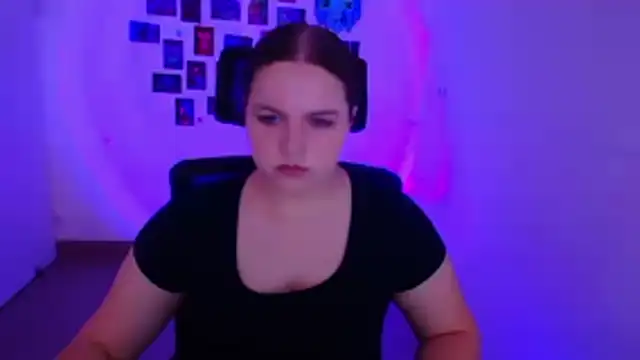 Snapshot of Kitty_Mia_Kitty chatting on 02-20-26, 12:29 Kitty Mia Kitty online show from 02-20-26, 12:29