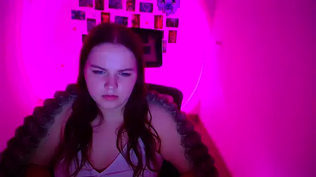 Snapshot of Kitty_Mia_Kitty chatting on 02-15-26, 07:51 Kitty Mia Kitty online show from 02-15-26, 07:51