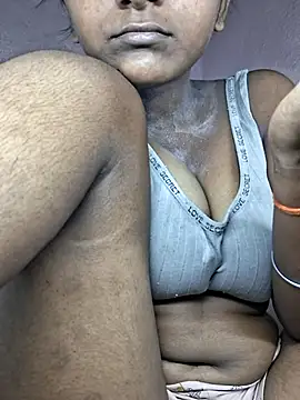 Royal-girl78 online show from 05-26-26, 04:05