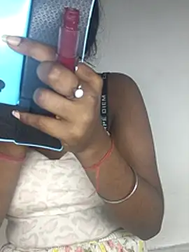 Royal-girl78 online show from 02-17-26, 03:53