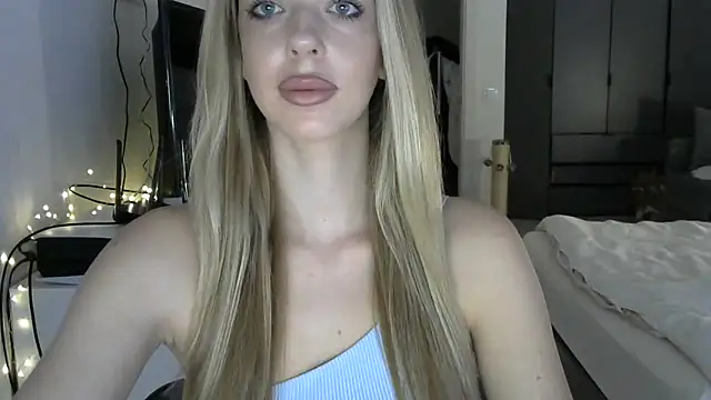 Snapshot of LizaSweetyq chatting on 02-13-26, 08:58 LizaSweetyq online show from 02-13-26, 08:58