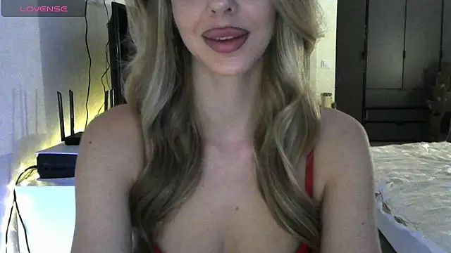 LizaSweetyq online show from 03-25-26, 03:44