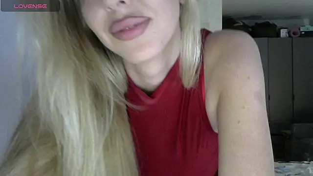 LizaSweetyq online show from 04-28-26, 12:09