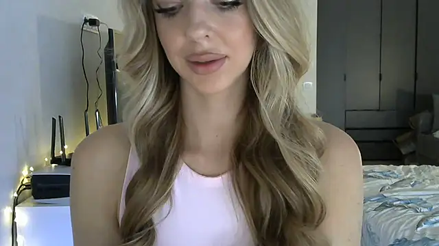 Snapshot of LizaSweetyq chatting on 02-24-26, 10:05 LizaSweetyq online show from 02-24-26, 10:05