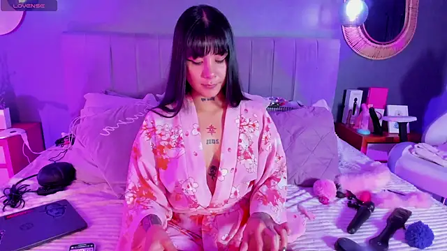 Snapshot of Nathalia_stone_ chatting on 01-16-26, 04:05 Nathalia stone online show from 01-16-26, 04:05