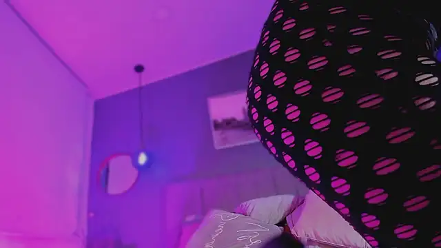 Snapshot of Nathalia_stone_ chatting on 01-18-26, 05:33 Nathalia stone online show from 01-18-26, 05:33