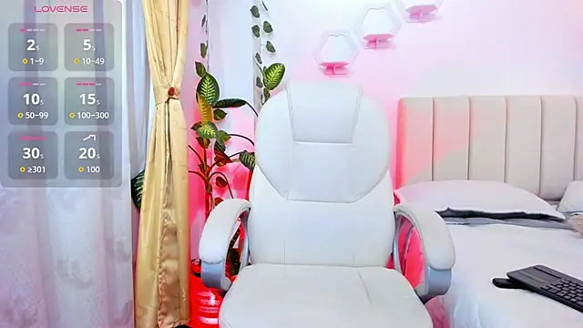 Snapshot of Isa7_ chatting on 01-15-26, 02:31 Isa7 online show from 01-15-26, 02:31