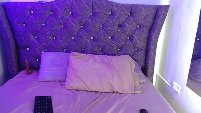 Angel adrien online show from 04-01-26, 12:50