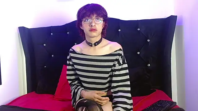 Angel adrien online show from 02-25-26, 12:49