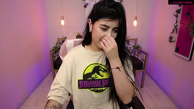 Snapshot of Adri_gomez_x chatting on 07-06-26, 03:58 Adri gomez x online show from 07-06-26, 03:58