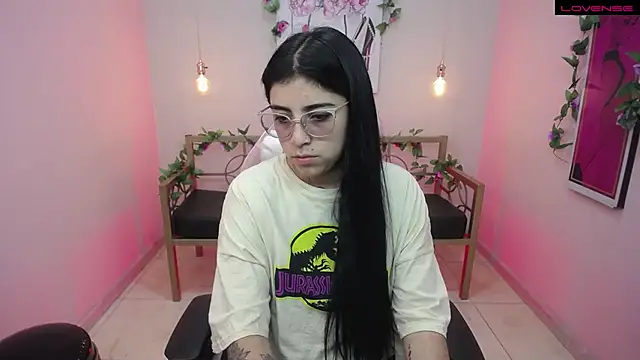 Snapshot of Adri_gomez_x chatting on 07-06-26, 12:01 Adri gomez x online show from 07-06-26, 12:01