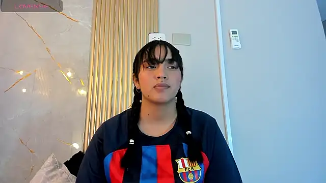 AlanaBlair  online show from 01-10-26, 07:42