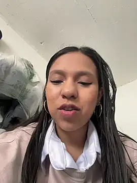 DulceRouss  online show from 03-08-26, 04:32