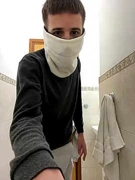 Snapshot of petiteyanel chatting on 01-16-26, 11:42 petiteyanel online show from 01-16-26, 11:42