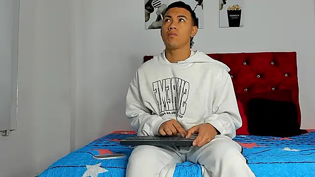 Liamsubtle01 online show from 03-11-26, 11:04