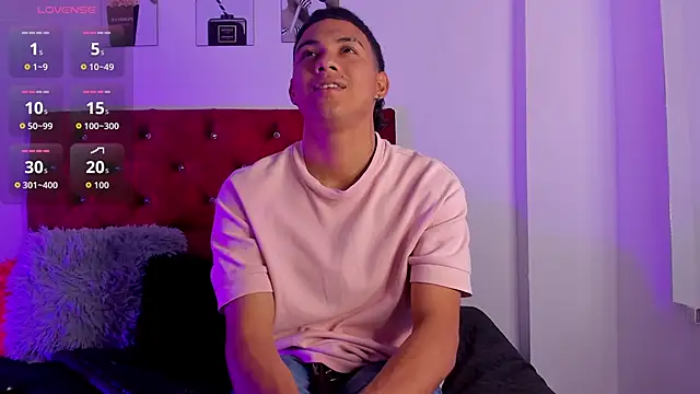 Snapshot of Liamsubtle01 chatting on 01-17-26, 05:16 Liamsubtle01 online show from 01-17-26, 05:16