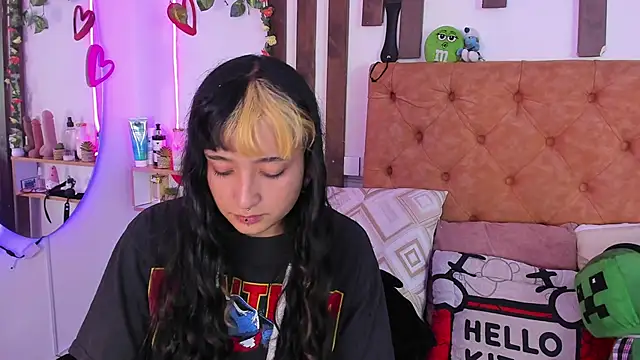 MeowMota  online show from 04-18-26, 06:21