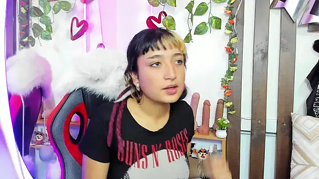 MeowMota  online show from 06-25-26, 06:24