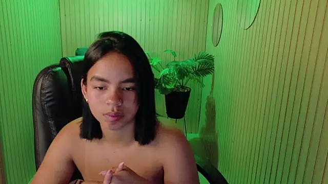 SofiaMante  online show from 05-27-26, 07:21