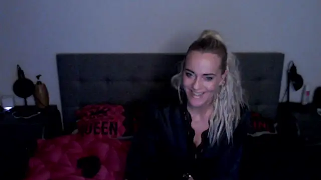 Snapshot of missconly chatting on 01-11-26, 02:57 missconly online show from 01-11-26, 02:57