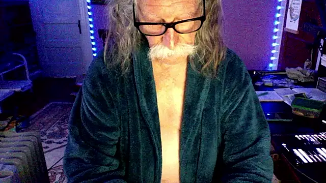 LickYourYoni online show from 04-11-26, 02:32