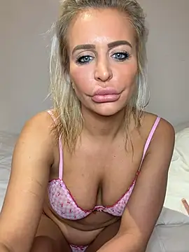 Snapshot of AliceDx chatting on 02-19-26, 09:12 AliceDx online show from 02-19-26, 09:12