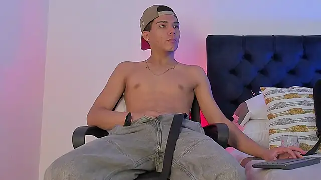 Marcus Moreno online show from 02-21-26, 06:32