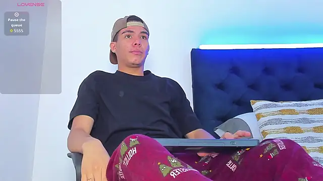 Snapshot of Marcus_Moreno chatting on 01-09-26, 07:43 Marcus Moreno online show from 01-09-26, 07:43