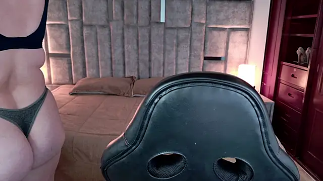 azul veraa online show from 04-08-26, 12:28