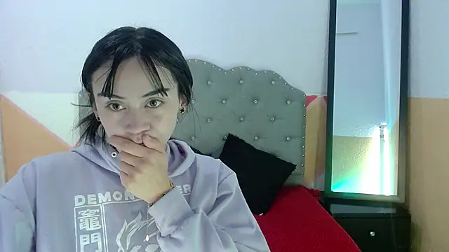 Snapshot of sofiaspring chatting on 07-13-26, 04:06 sofiaspring online show from 07-13-26, 04:06