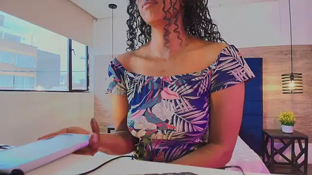 Ellie-Alves online show from 04-14-26, 04:12