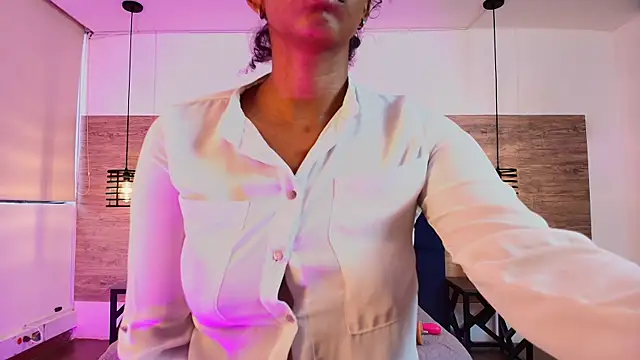 Ellie-Alves online show from 06-18-26, 05:07