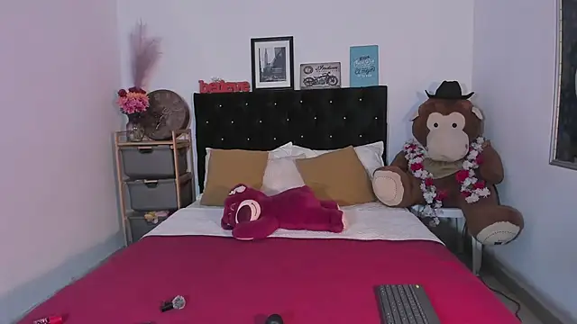 zoe siren online show from 07-15-26, 03:02
