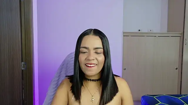 Snapshot of manuela99x chatting on 06-12-26, 07:22 manuela99x online show from 06-12-26, 07:22