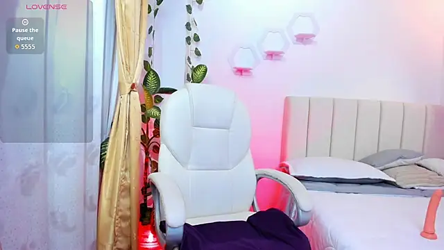 emily7  online show from 01-14-26, 09:18