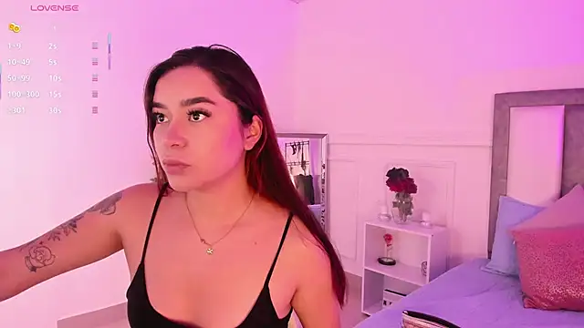 Leilafisherr online show from 01-18-26, 01:47