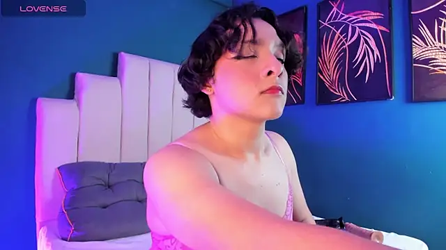 Nicki Ripperton online show from 04-08-26, 03:52