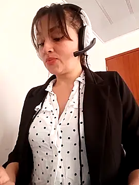 Alejandra N online show from 02-06-26, 02:24