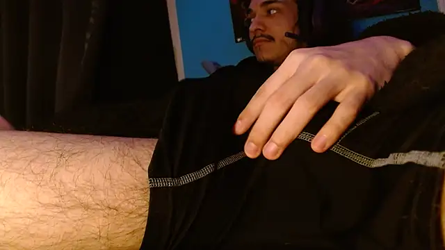 AnonymousTwinkie online show from 01-10-26, 08:31