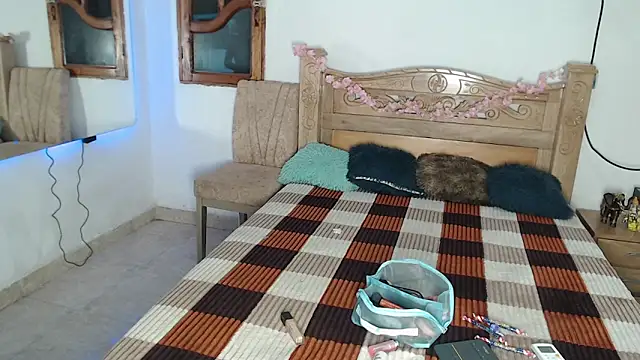 bratz glloe online show from 01-12-26, 02:29