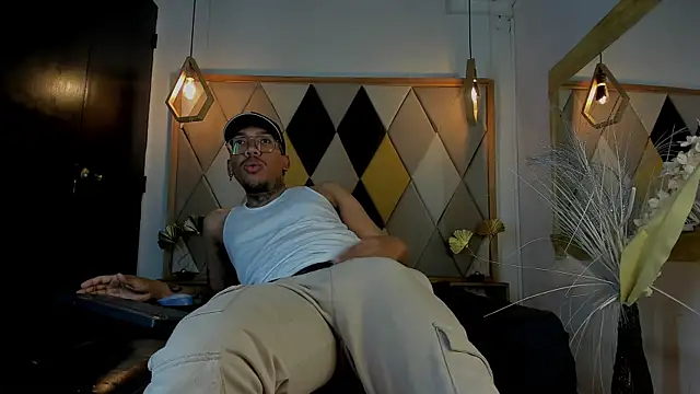 Snapshot of ThiagoBerry chatting on 02-05-26, 11:28 ThiagoBerry online show from 02-05-26, 11:28