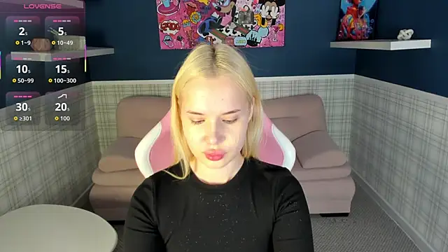 NicoletaCooper online show from 01-18-26, 01:42