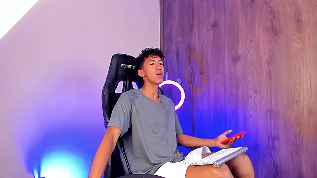 Snapshot of neitan_miller_ chatting on 02-24-26, 04:19 neitan miller online show from 02-24-26, 04:19