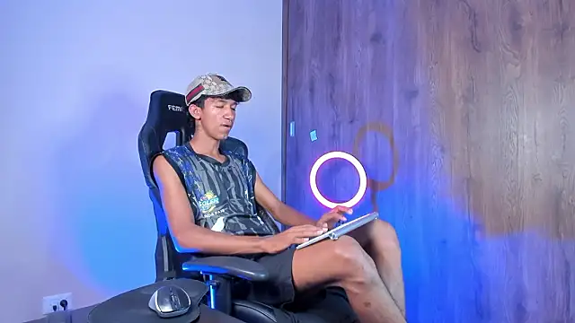 Snapshot of neitan_miller_ chatting on 02-18-26, 11:50 neitan miller online show from 02-18-26, 11:50