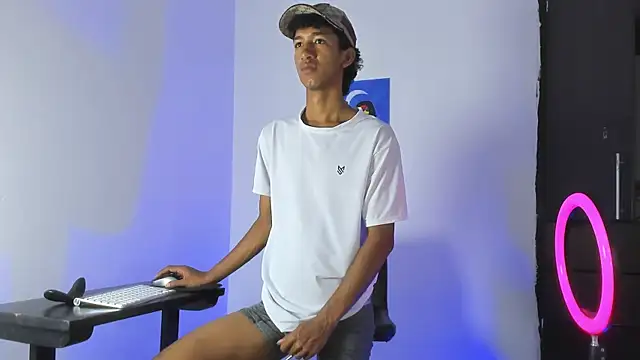 neitan miller  online show from 06-11-26, 01:19