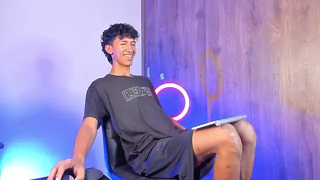 Snapshot of neitan_miller_ chatting on 02-28-26, 09:42 neitan miller online show from 02-28-26, 09:42